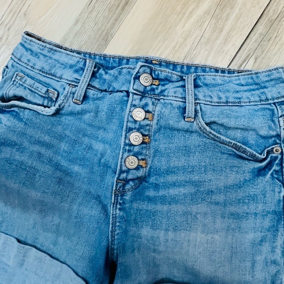 Old Navy blue denim cuff jean shorts sz 6 - Picture 6 of 6